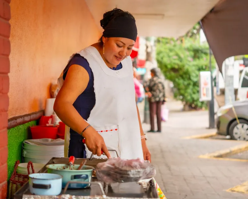 El fogón como trinchera: cocinar lo criollo como gesto de dignidad y rebeldía